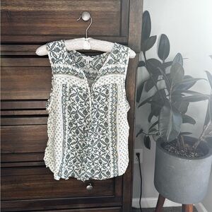 Lucky Brand White and Green Patterned Sleeveless Blouse